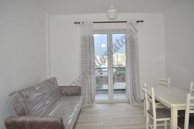 Apartament 2+1 me qira prane Spitalit Nene Teresa ne Tirane